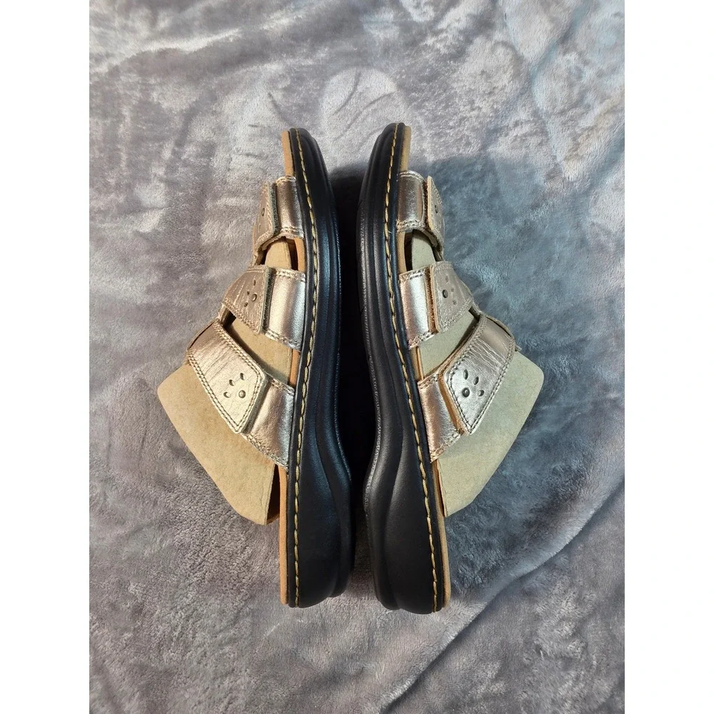 Clarks Leisa Spring Comfort Sandals Womens 12N Rose Gold Leather Metallic NEW - Picture 6 of 7